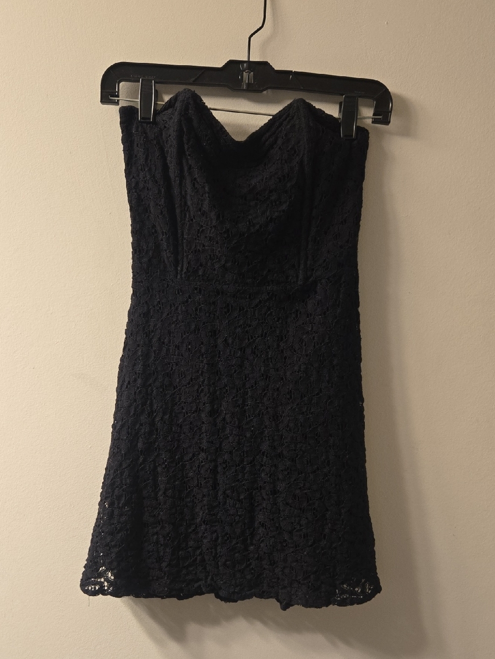 Forever 21 Black Strapless Lace Cocktail Dress